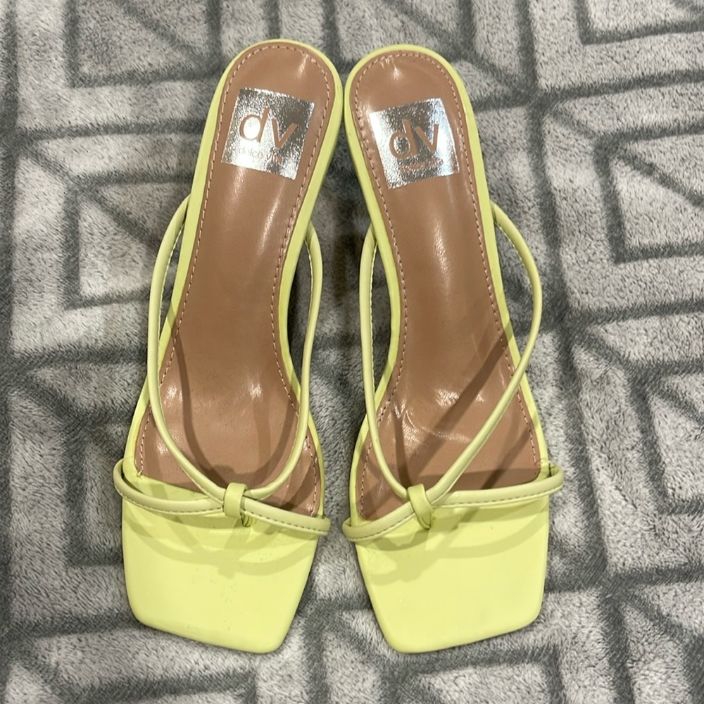 Brand new dv heels
